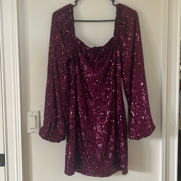 Purple sequins dress - Picture 2 of 3
